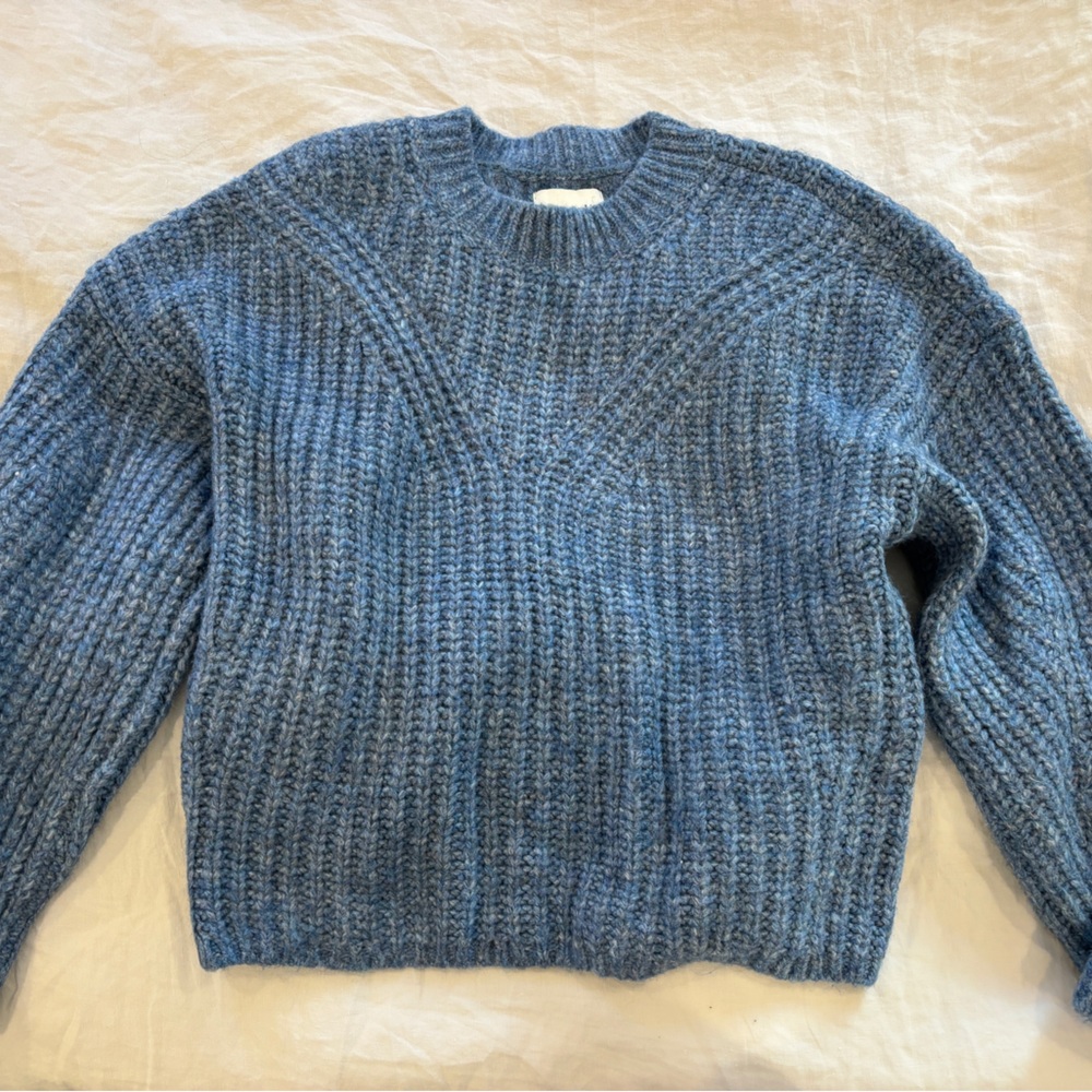Abercrombie & Fitch Blue Sweater